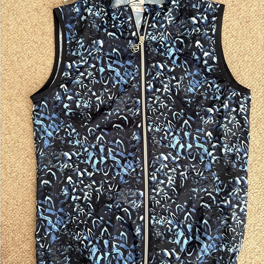 Blue and Black Patterned Sleeveless Wind Vest